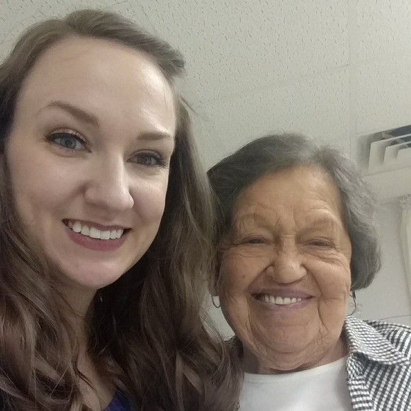 Meet your posher! - Picture 3 of 4